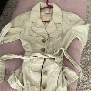 Short trench coat